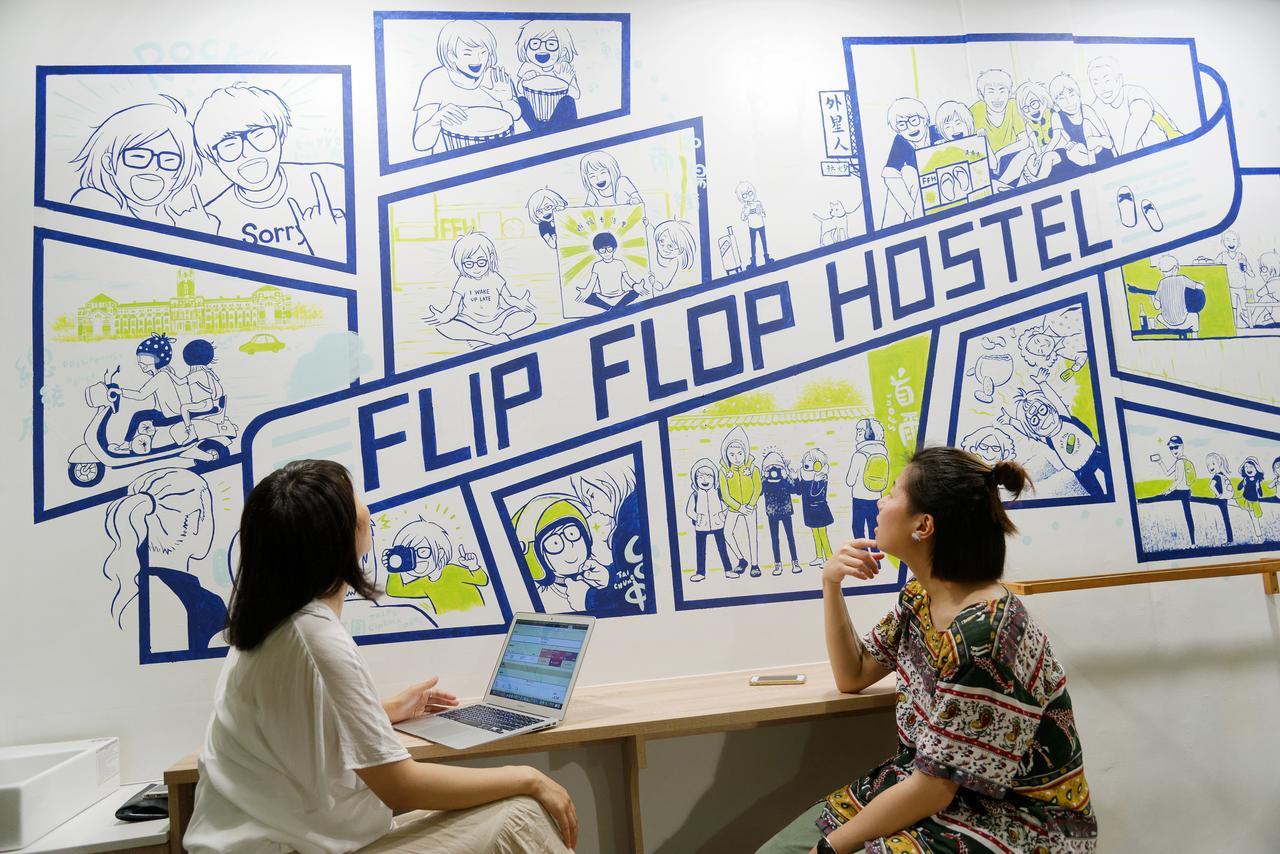 Flip Flop Hostel - Main Station Taipeh Exterior foto