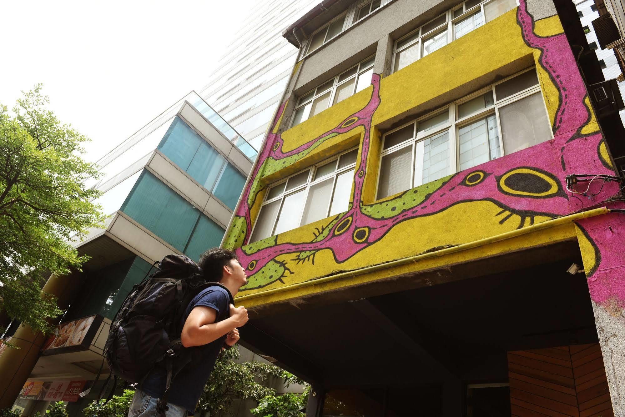 Flip Flop Hostel - Main Station Taipeh Exterior foto